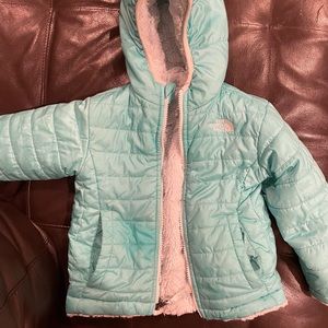 Girls teal reversible winter coat north face size 3t great condition